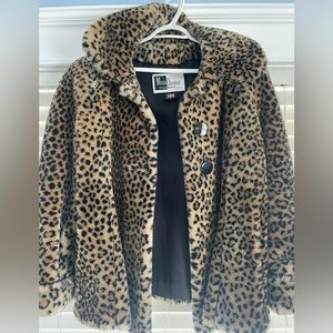 Vintage Faux fur leopard print jacket / coat - size medium (slightly oversized)